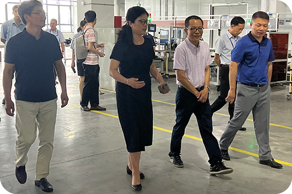 福建省冶金（控股）公司党委委员、、、、副总经理侯孝亮一行到我公司调研、、指导